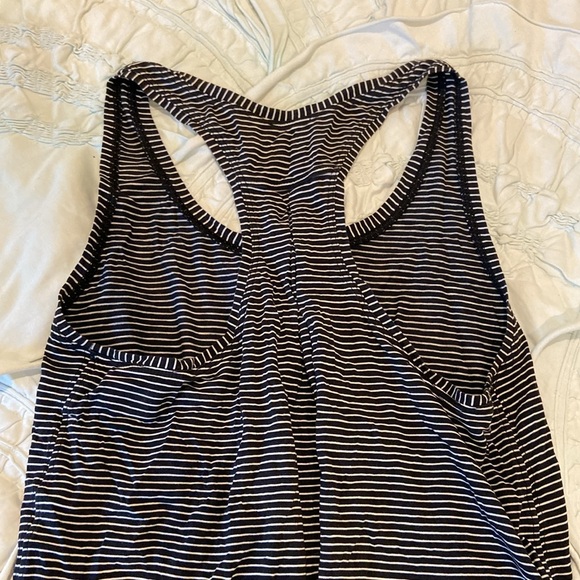 Women’s lululemon racer back black and white striped athletic tank top - Picture 2 of 3